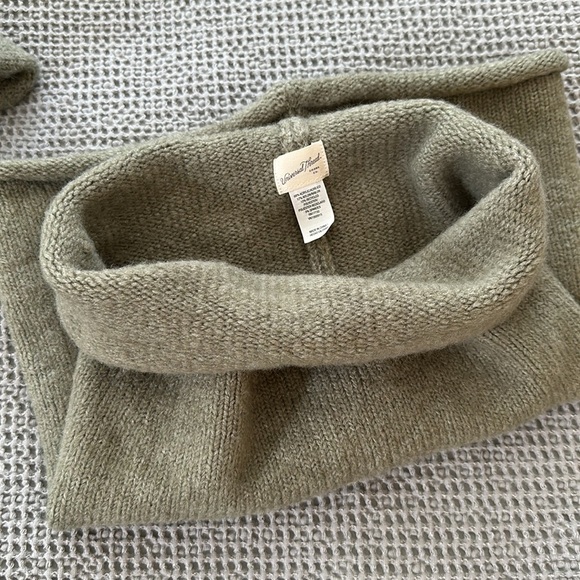 Universal Thread Snood and Twist Headband Green - Picture 4 of 5